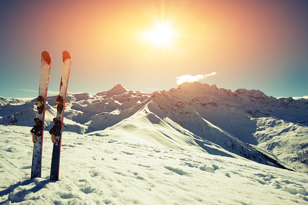Skiing Skiing