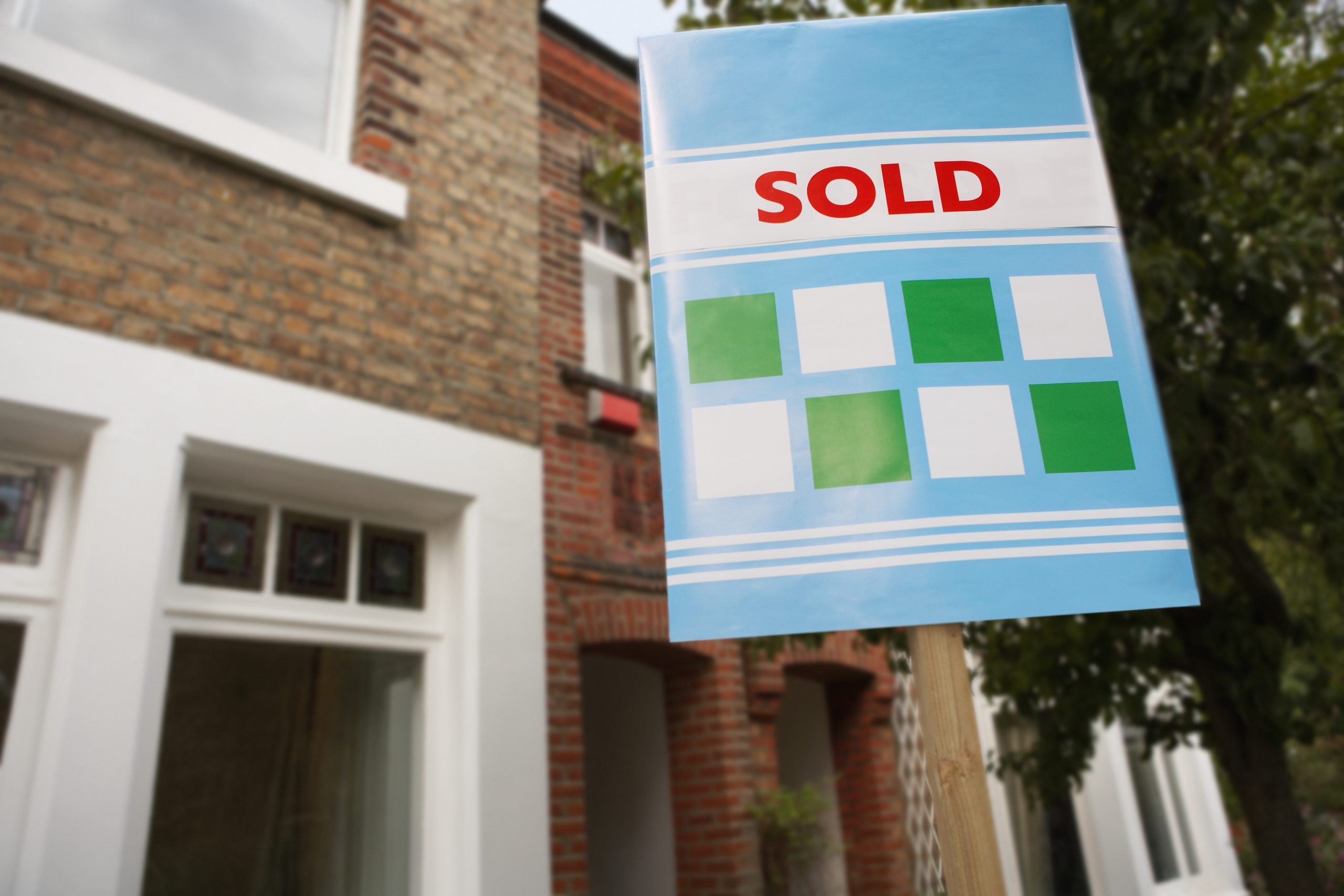 sold-house-sign