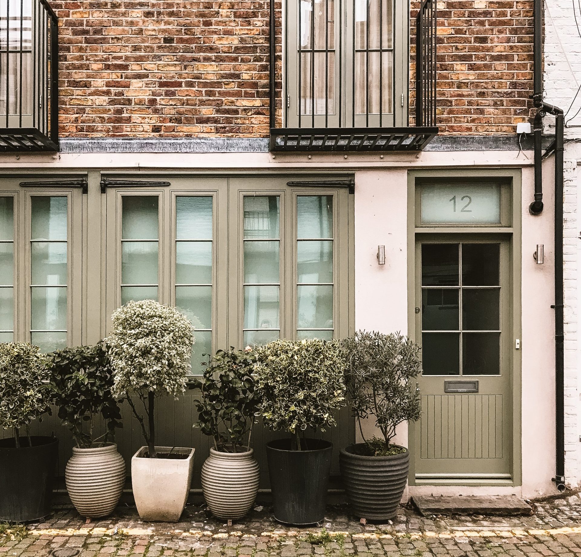 Urgent bridging loan refinance to prevent imminent property repossession, SE24